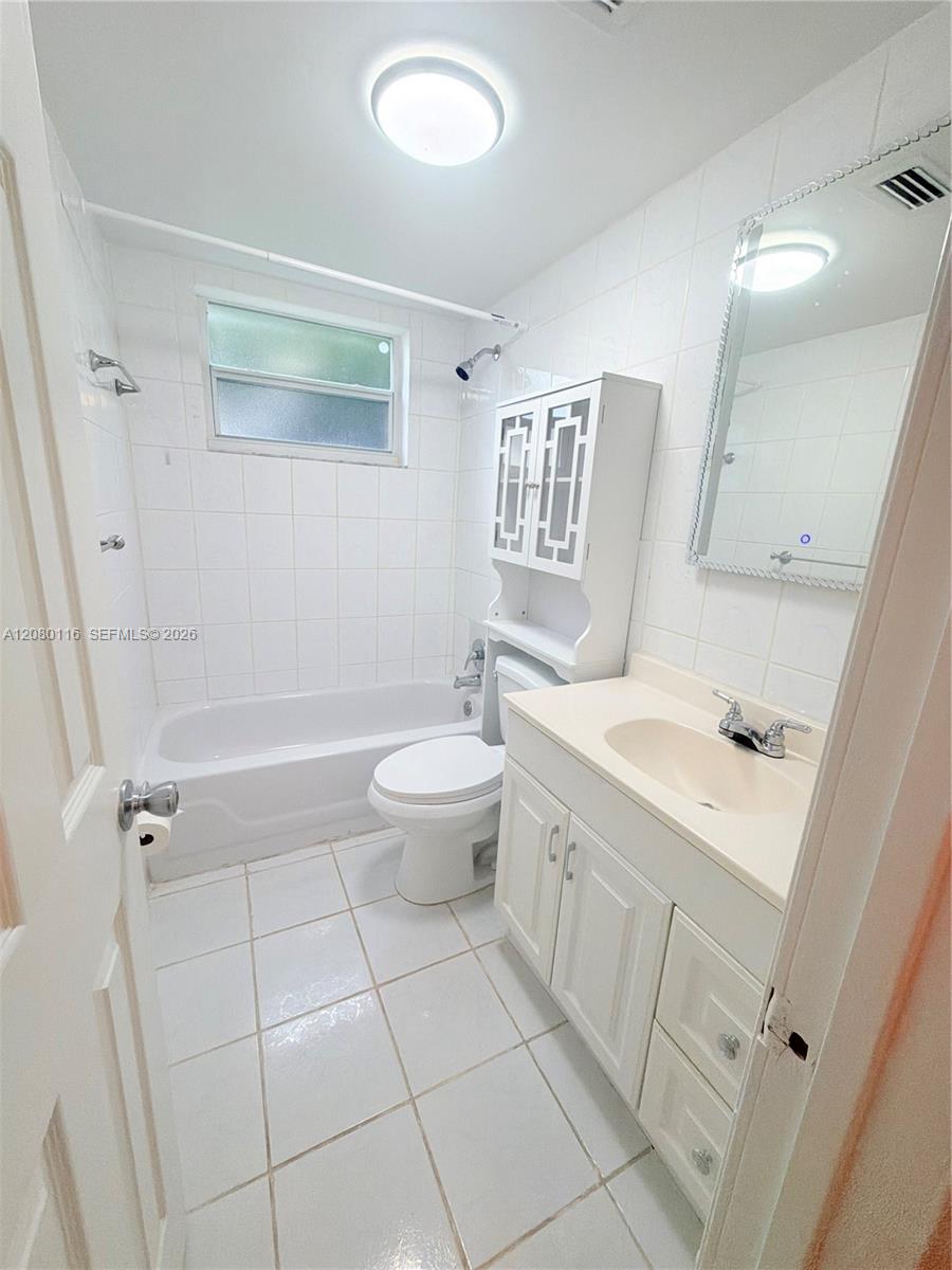 1667 Ne Miami Gardens Drive 144 Property Photo 11