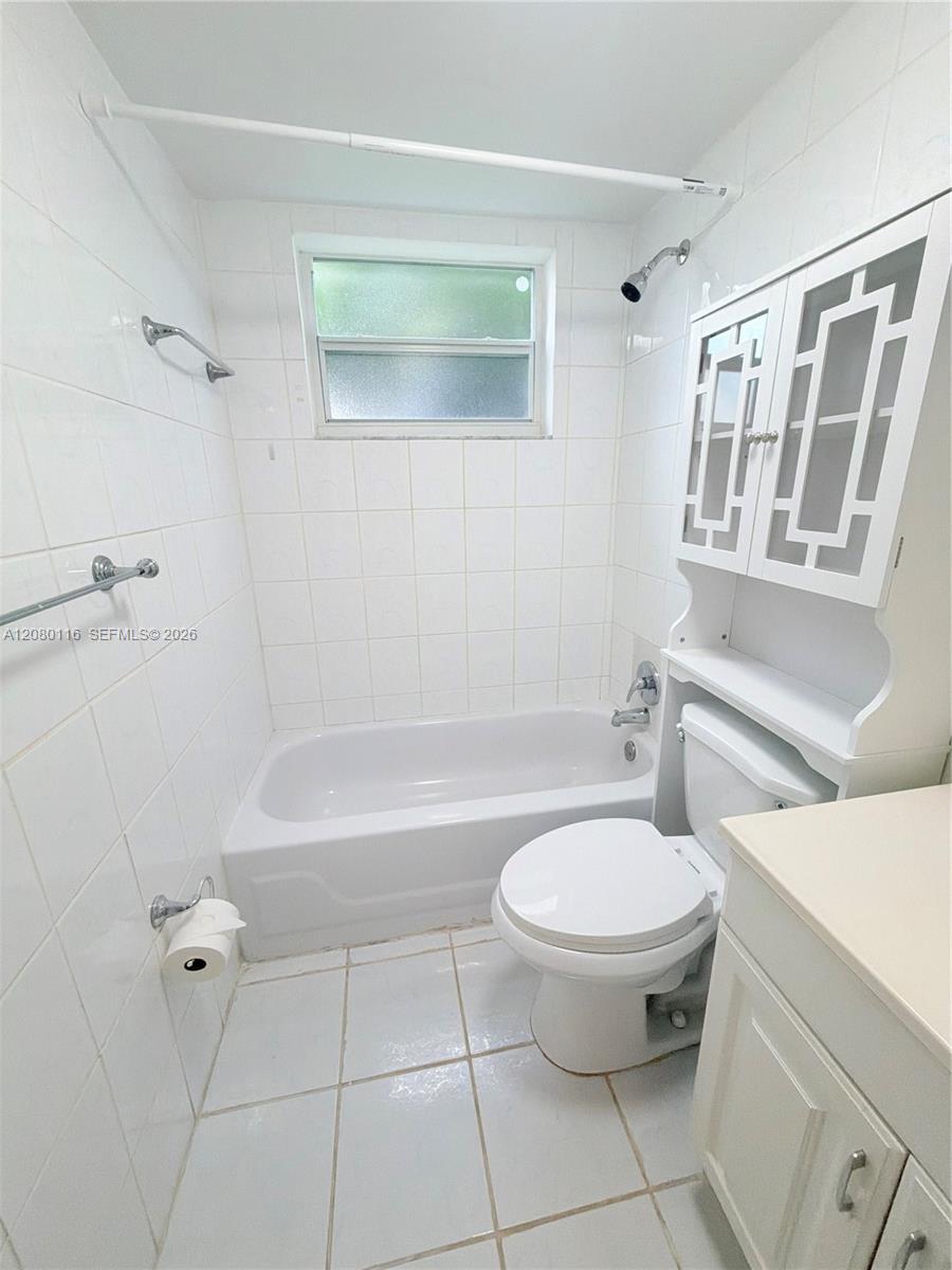 1667 Ne Miami Gardens Drive 144 Property Photo 12
