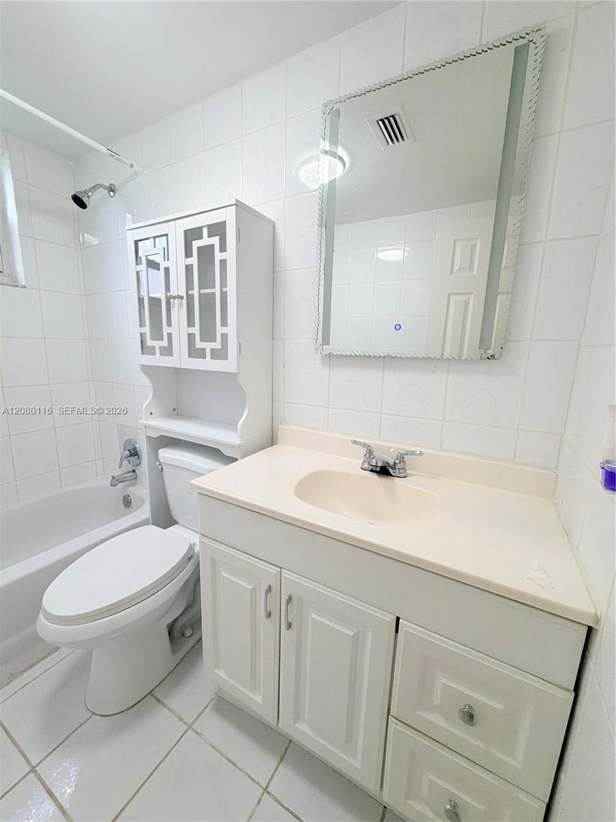 1667 Ne Miami Gardens Drive 144 Property Photo 13