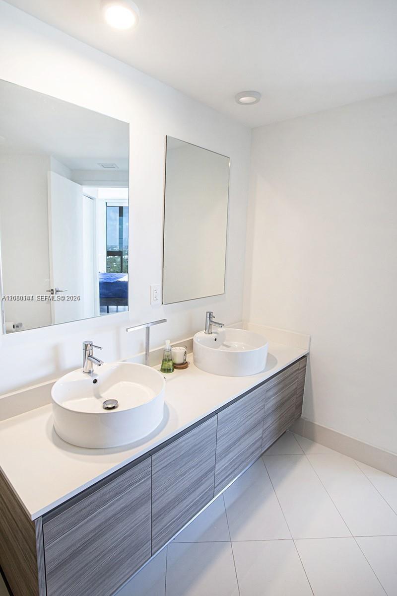 121 Ne 34th Street 2616 Property Photo 12
