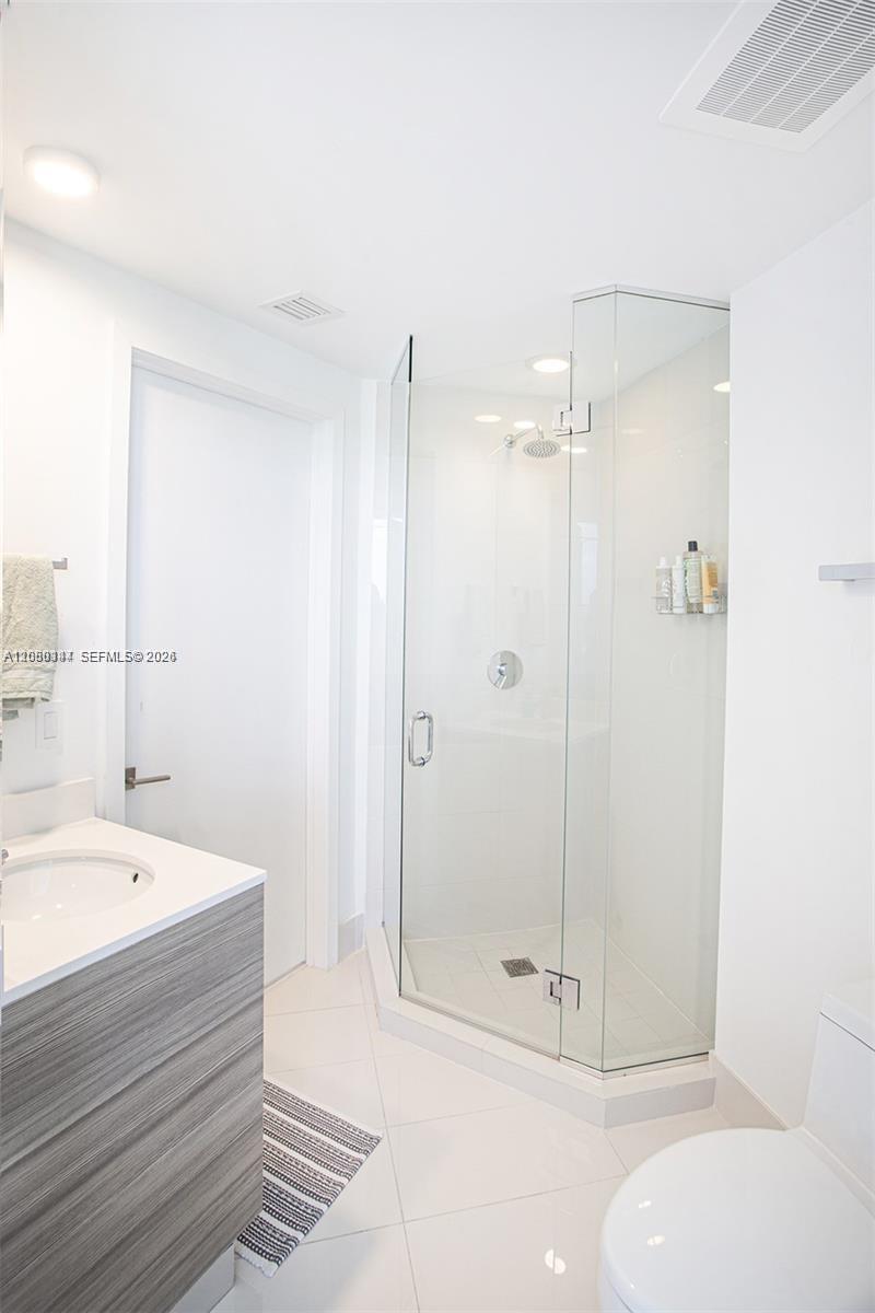 121 Ne 34th Street 2616 Property Photo 17