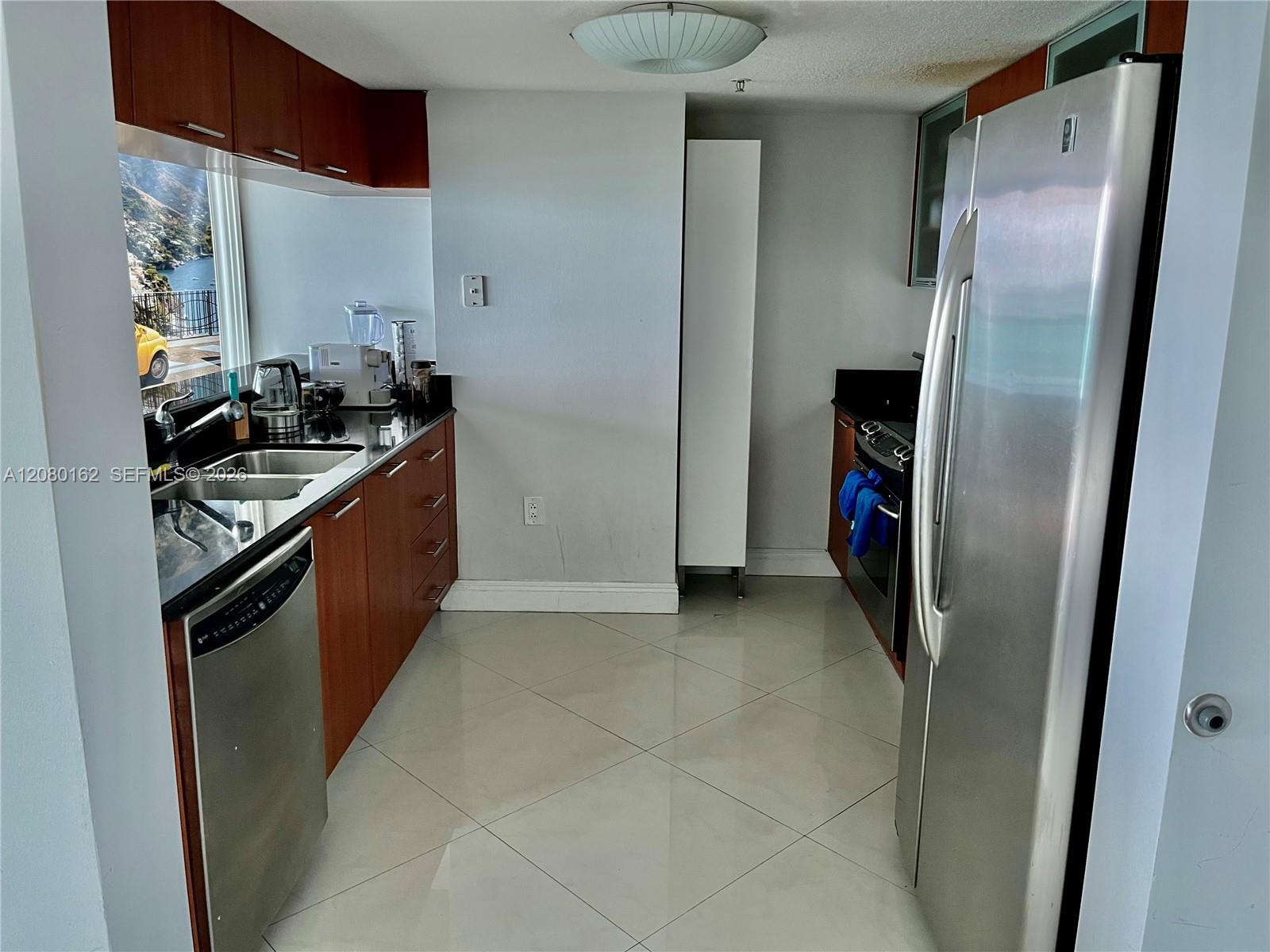 1800 N Bayshore Drive 2507 Property Photo 4