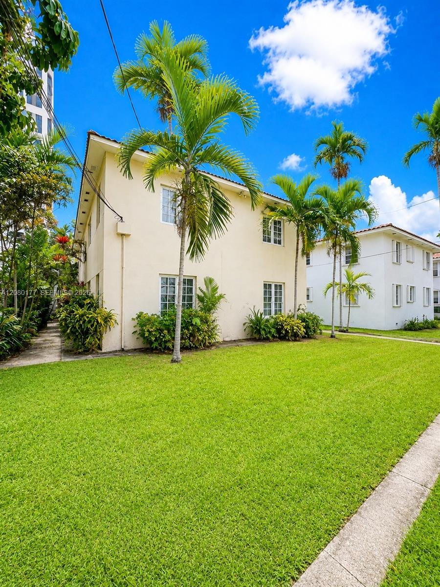 215 Sidonia Avenue Property Photo 3