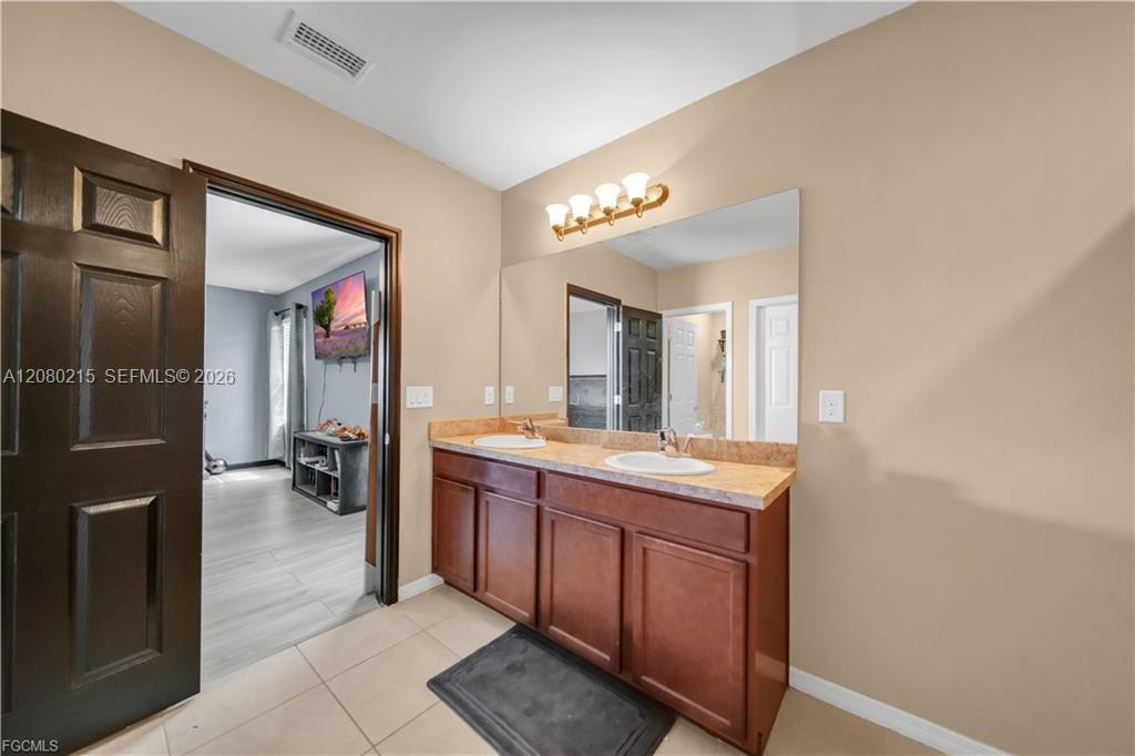 10549 Canal Brook Lane Property Photo 24