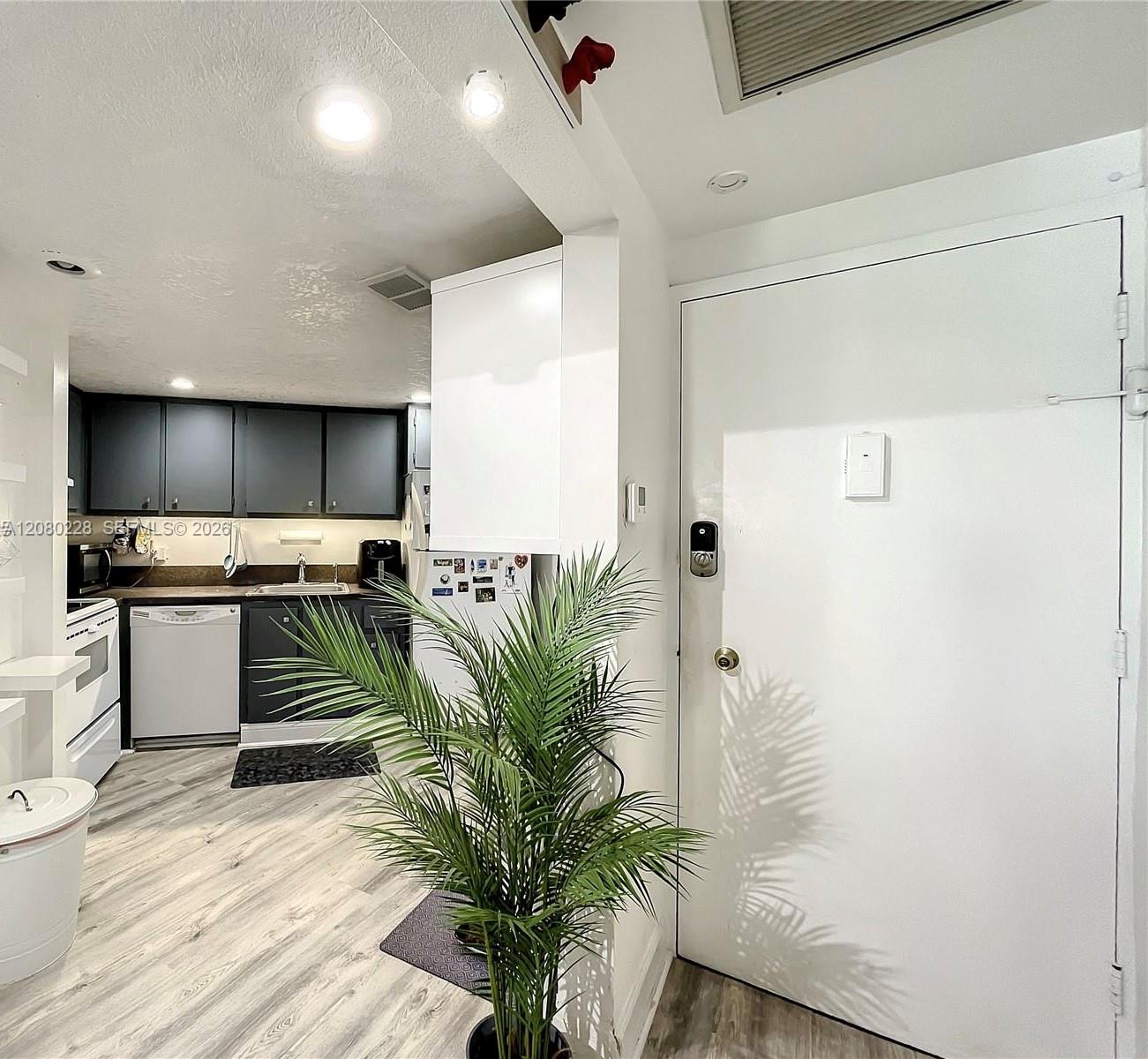 999 Brickell Bay Drive 1010 Property Photo 2