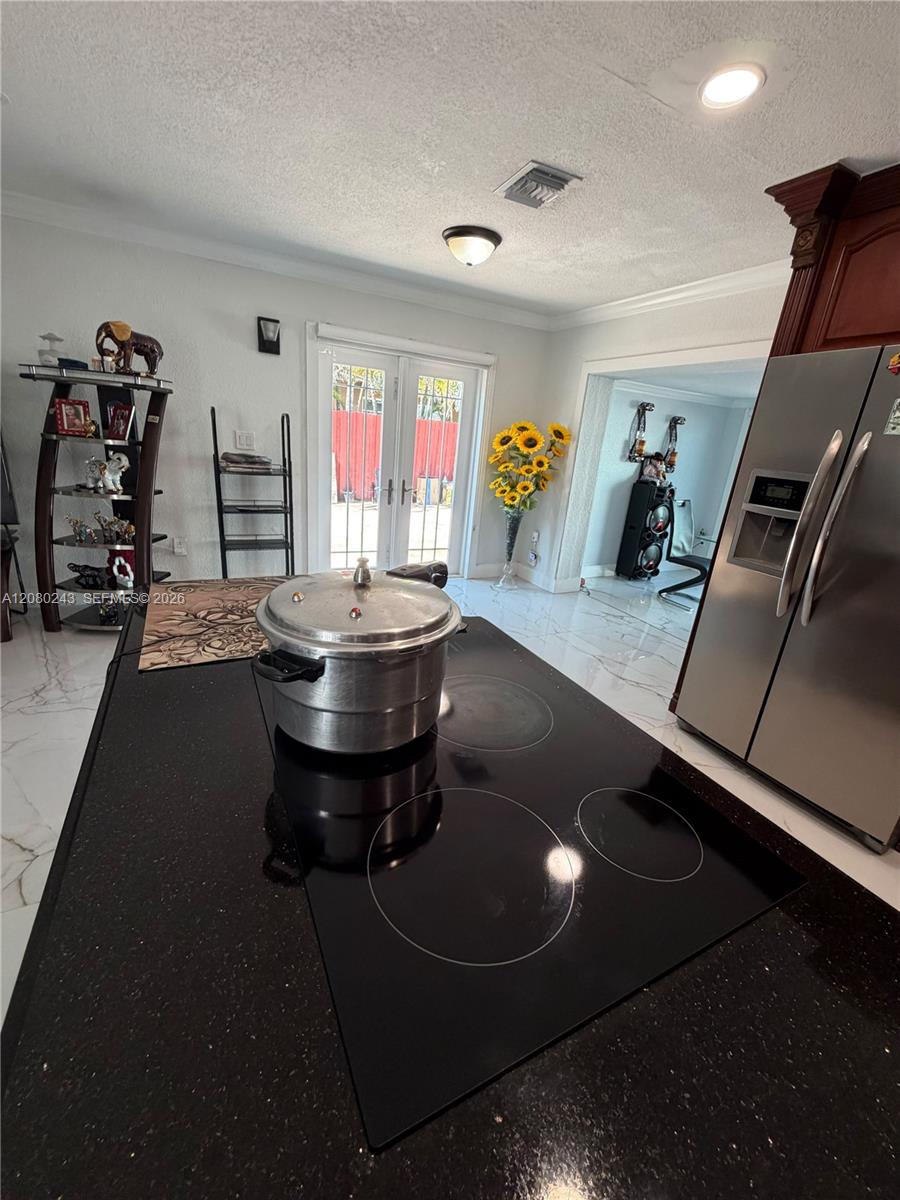 19205 Nw 47th Place . Property Photo 6