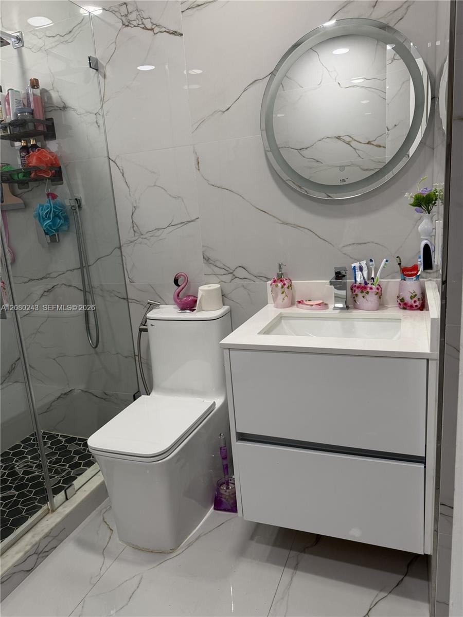 19205 Nw 47th Place . Property Photo 9