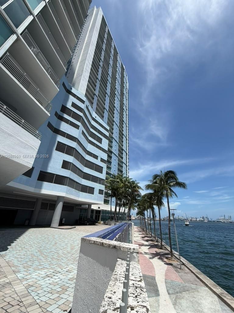 335 S Biscayne Boulevard 3901 Property Photo 2
