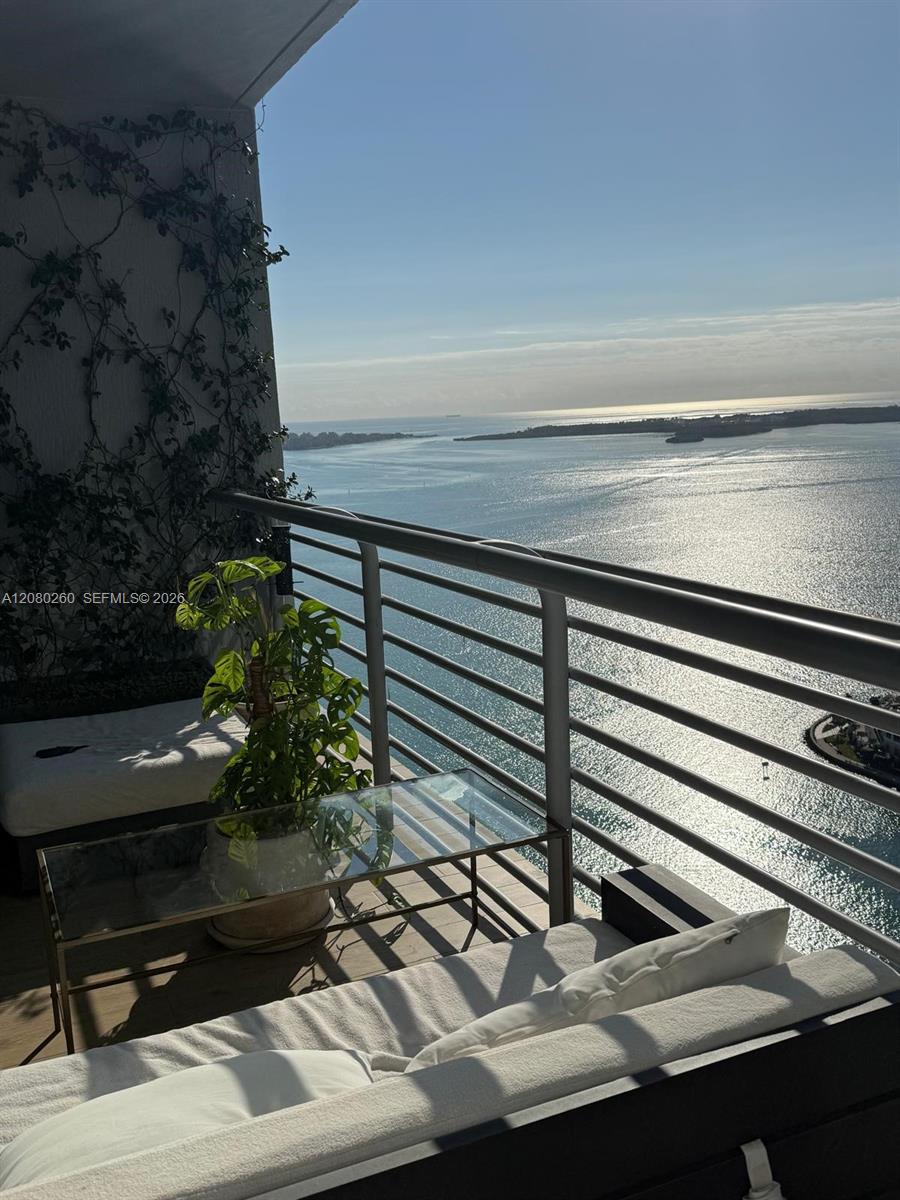 335 S Biscayne Boulevard 3901 Property Photo 3