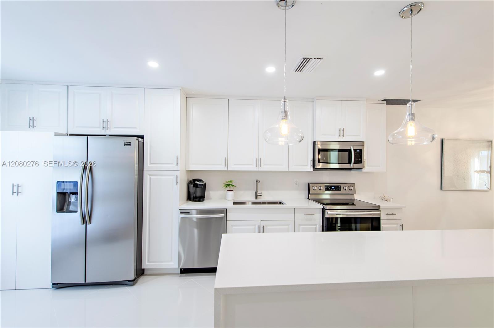 8580 Bella Vista Drive Property Photo 3