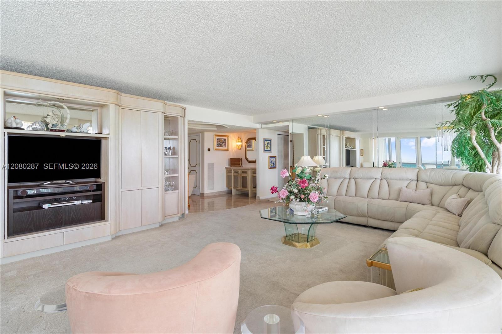 2100 S Ocean Lane 1512 Property Photo 17