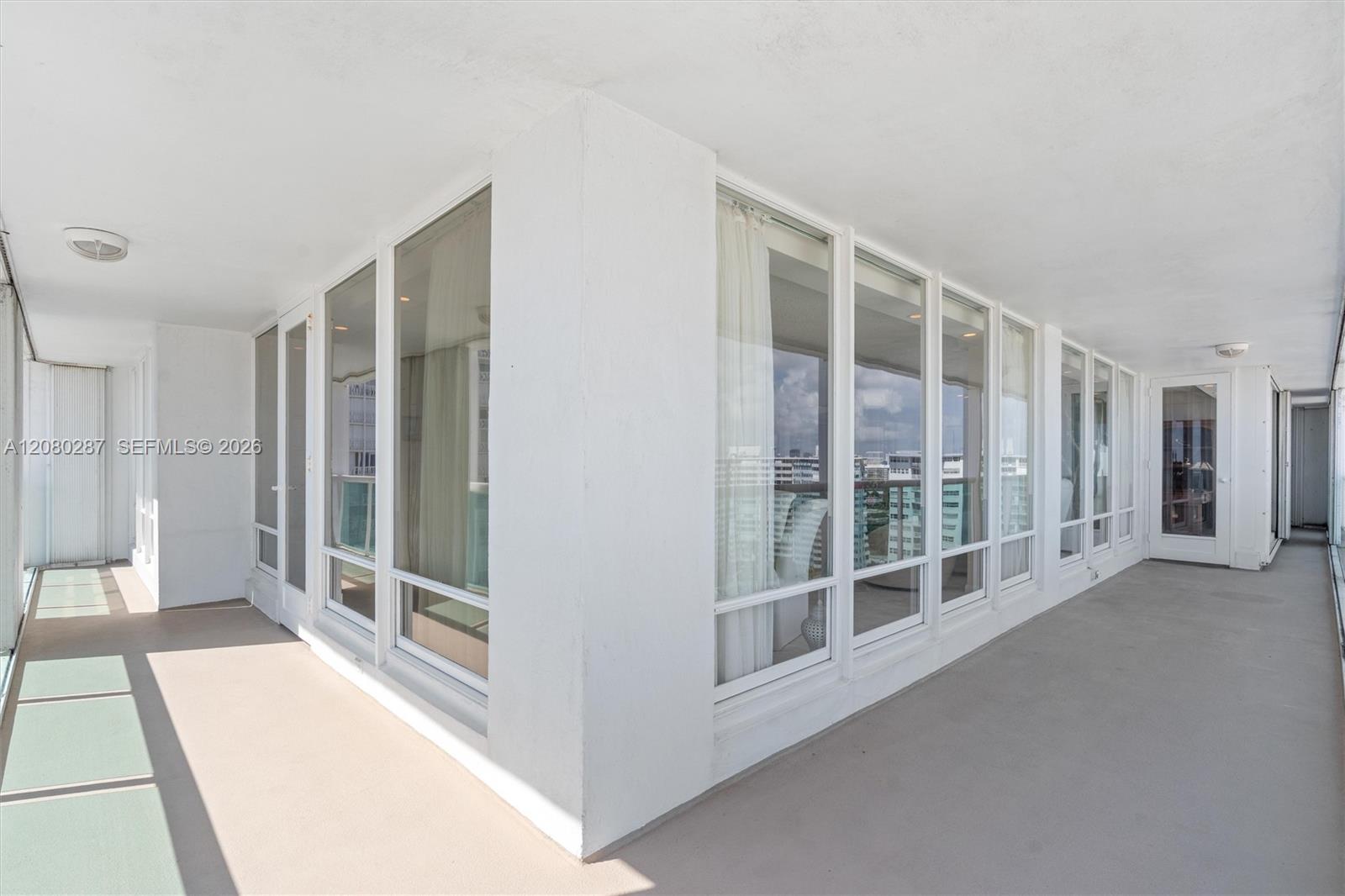 2100 S Ocean Lane 1512 Property Photo 19