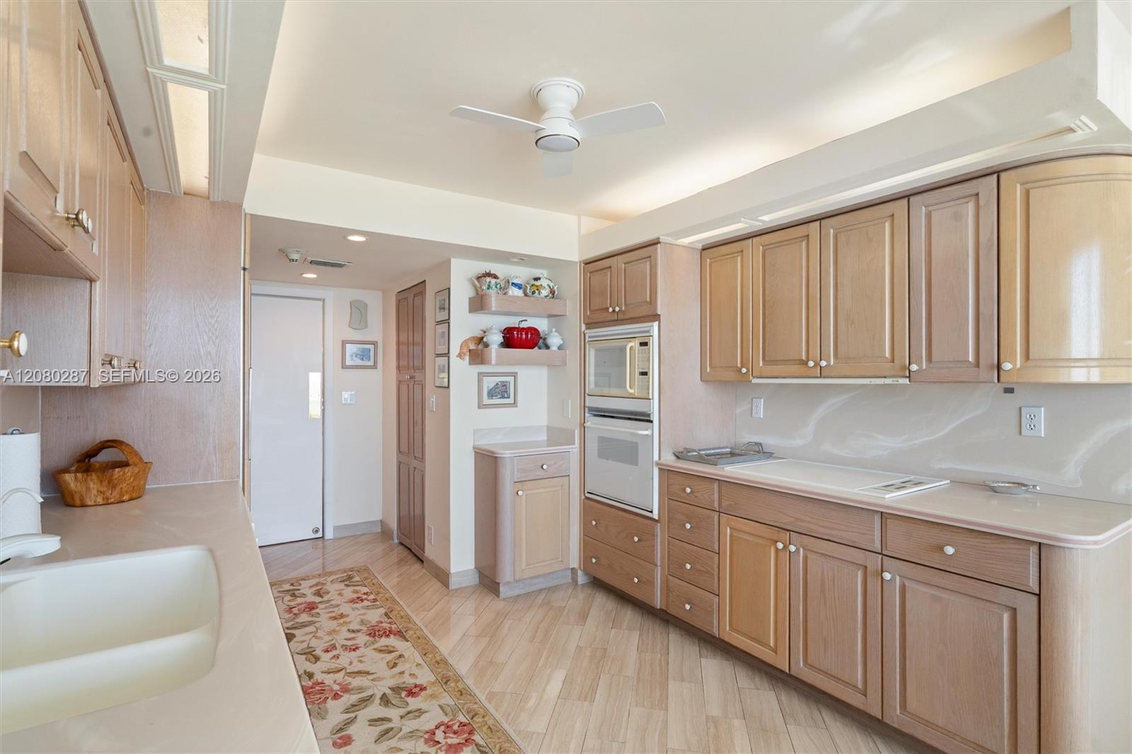 2100 S Ocean Lane 1512 Property Photo 24