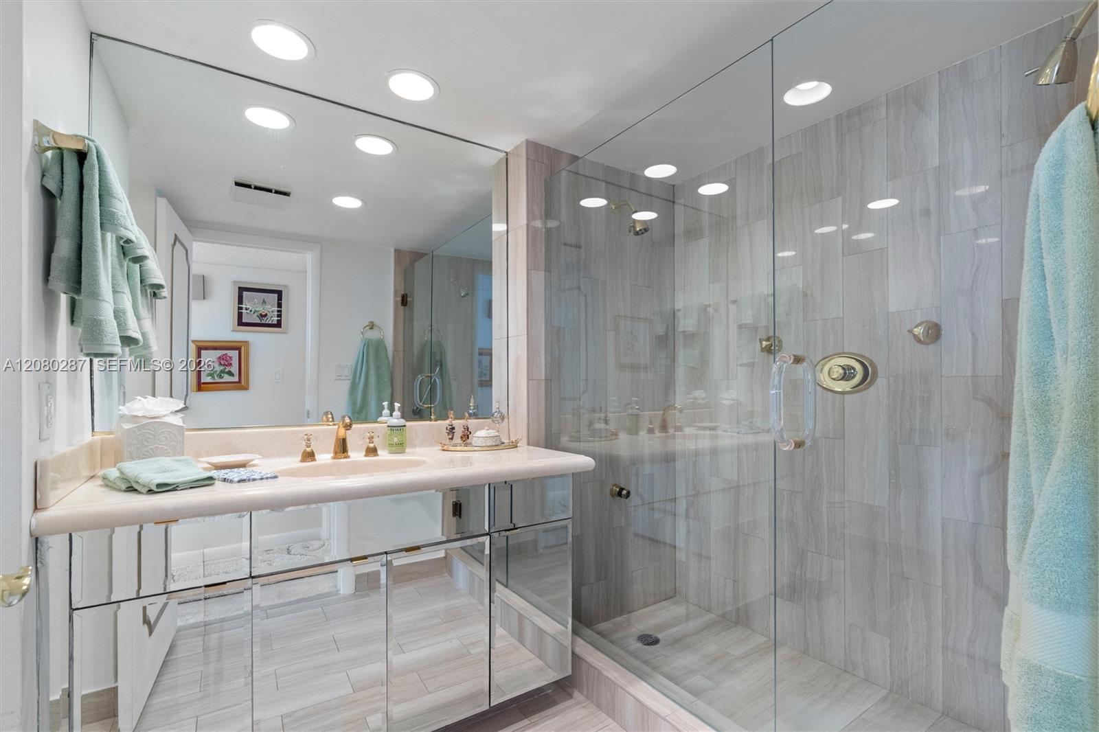 2100 S Ocean Lane 1512 Property Photo 30