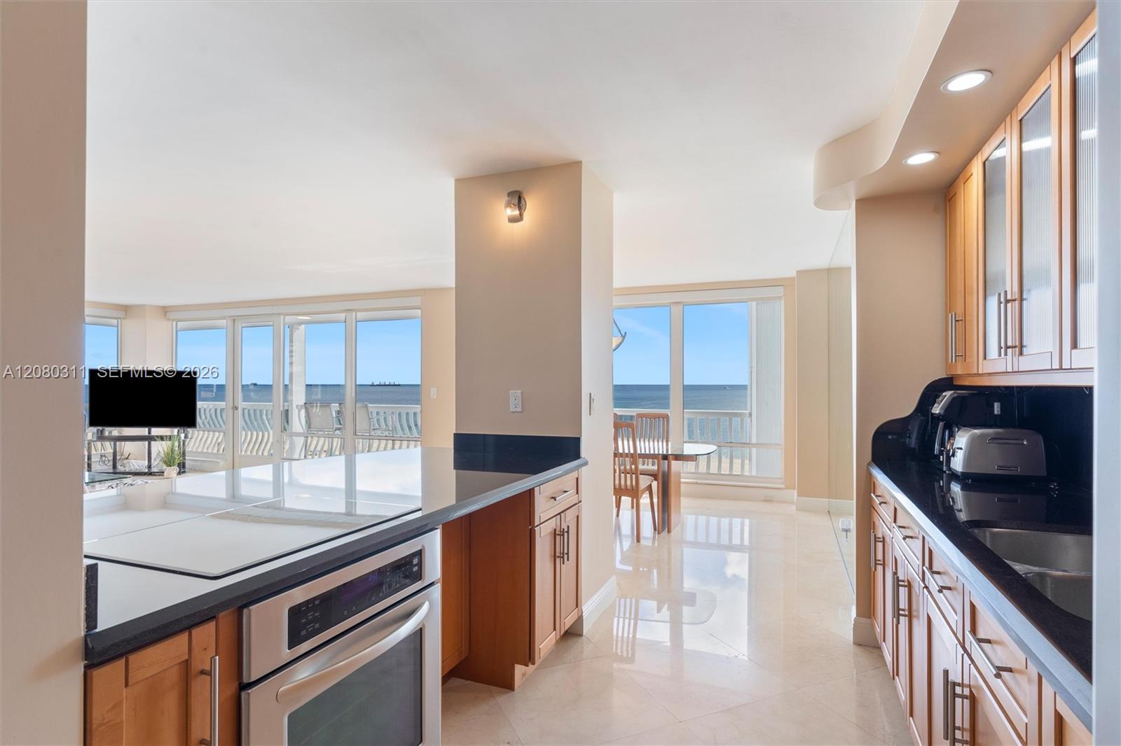 2200 S Ocean Lane 409 Property Photo 8