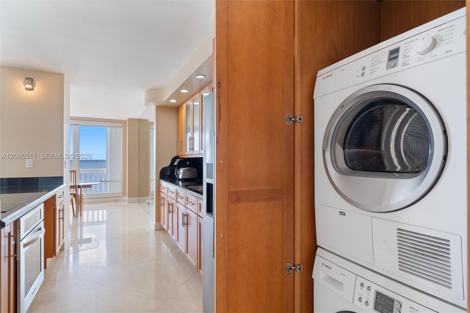 2200 S Ocean Lane 409 Property Photo 10
