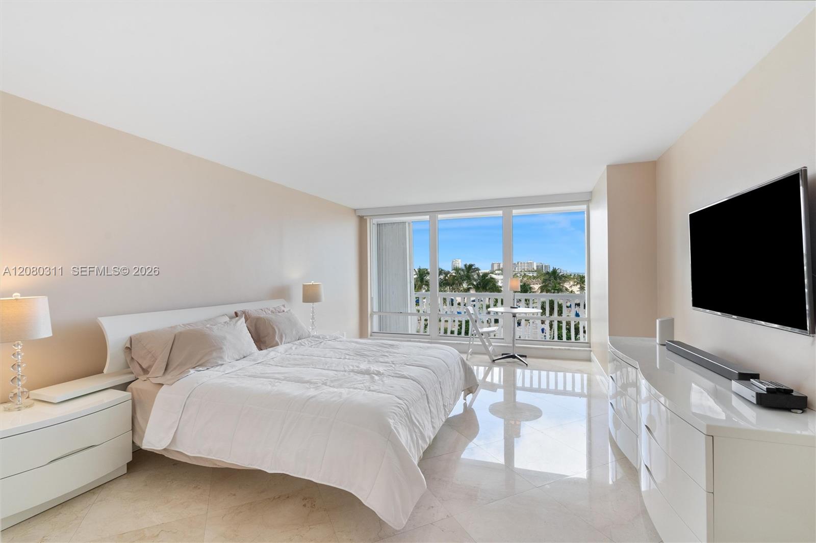 2200 S Ocean Lane 409 Property Photo 13