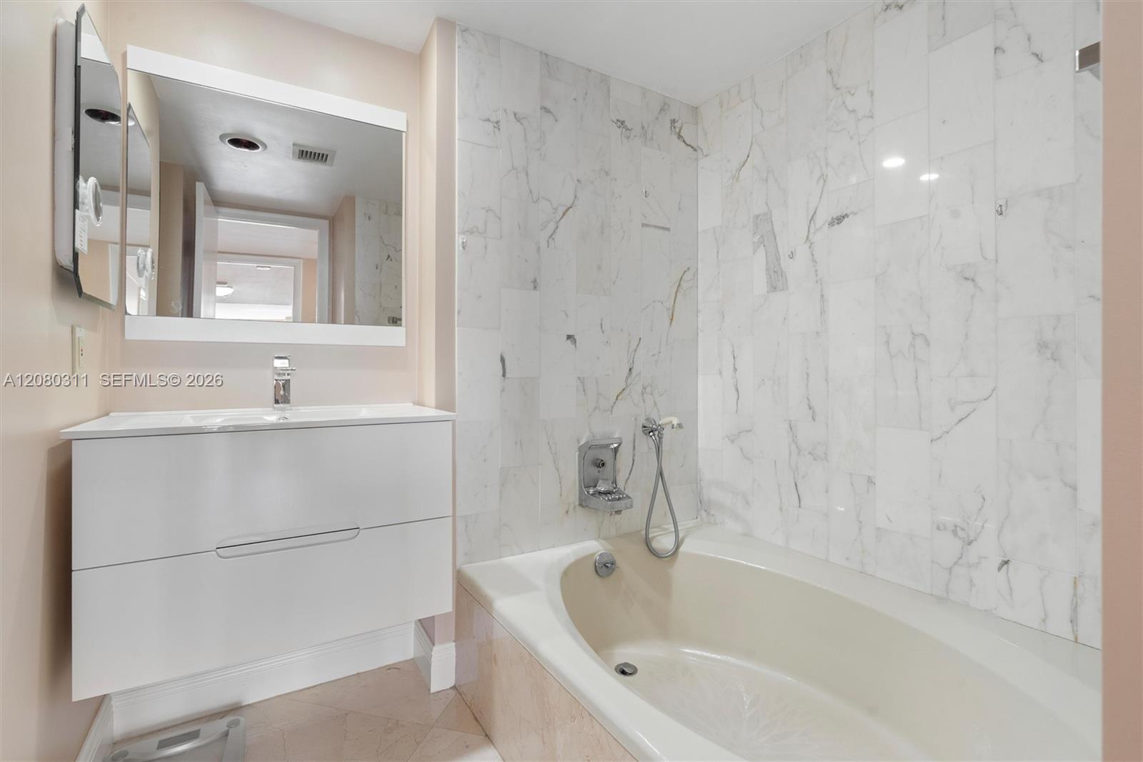 2200 S Ocean Lane 409 Property Photo 16