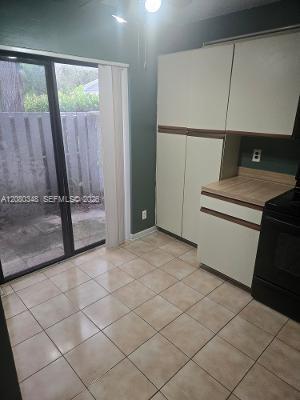 A12080348 Property Photo 4
