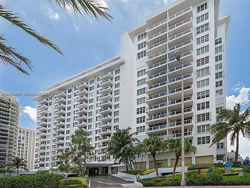 5700 Collins Avenue 8m Property Photo 1