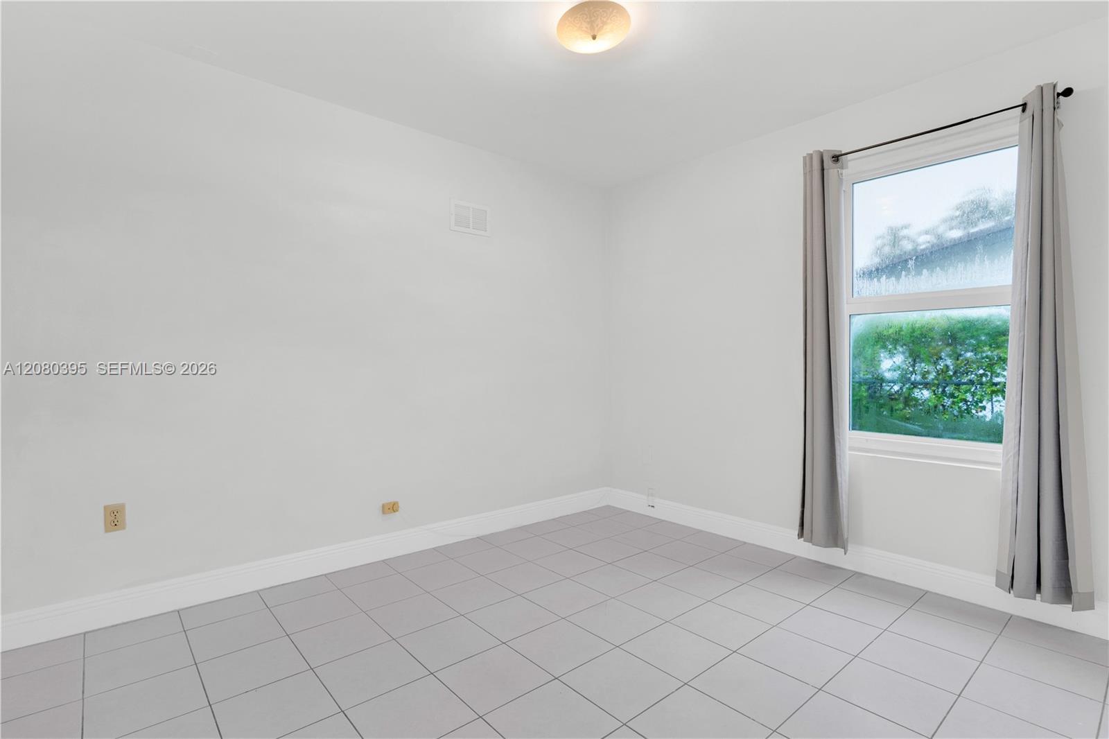 9441 Sw 27th Drive Property Photo 7