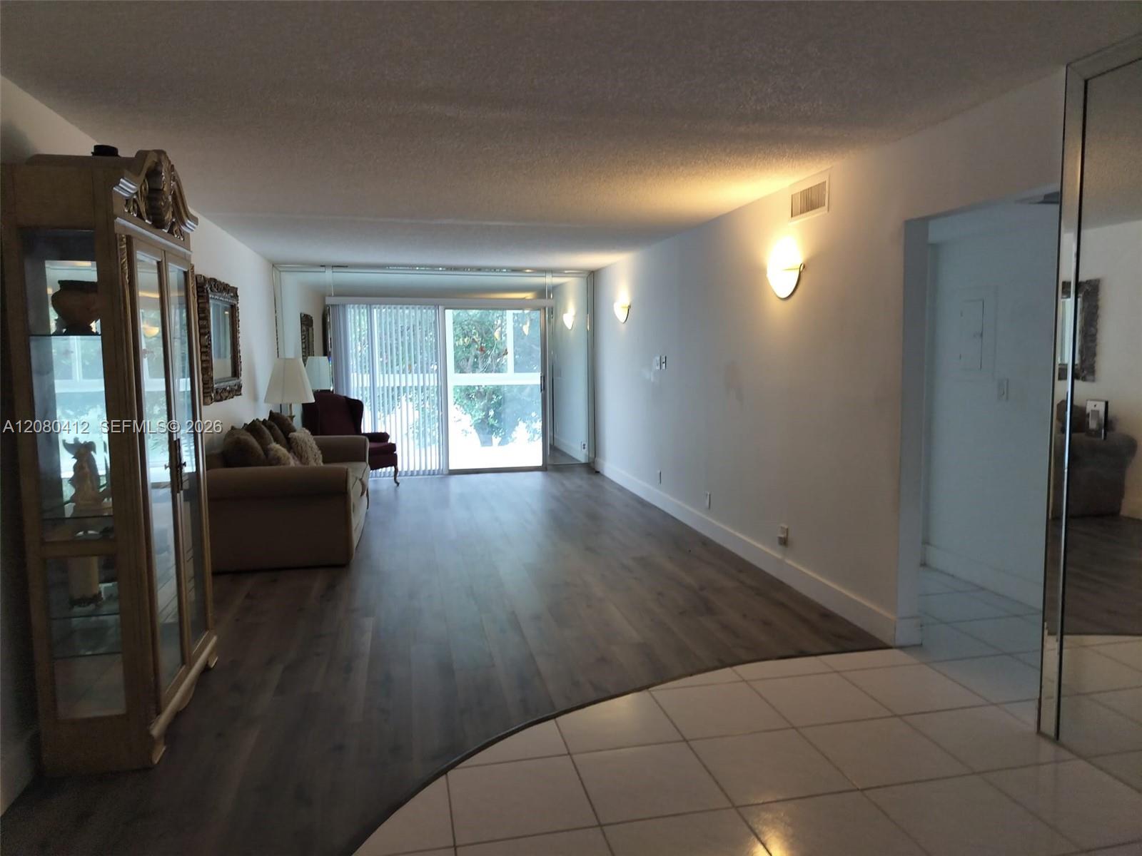 A12080412 Property Photo 12