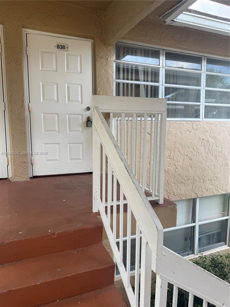838 Twin Lakes Drive 19-e Property Photo 2