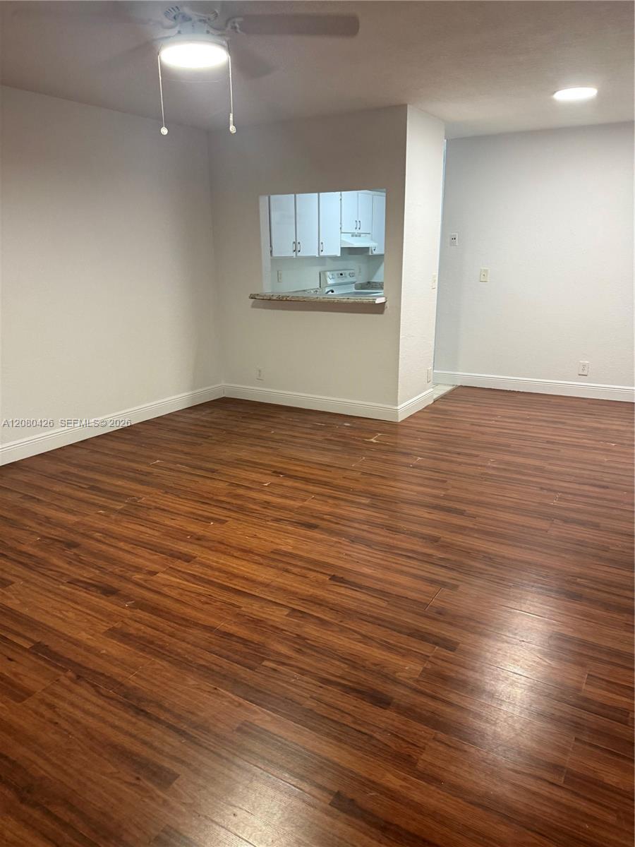 838 Twin Lakes Drive 19-e Property Photo 4