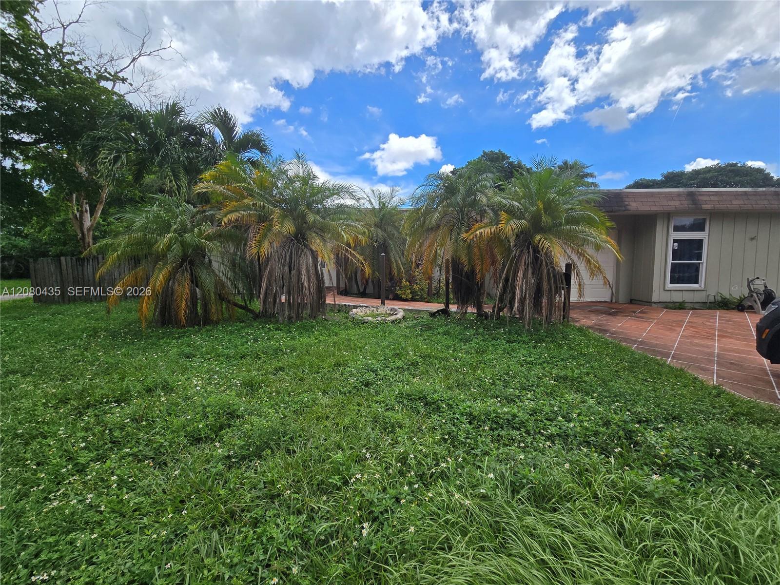 7912 Nw 73rd Avenue Property Photo 1