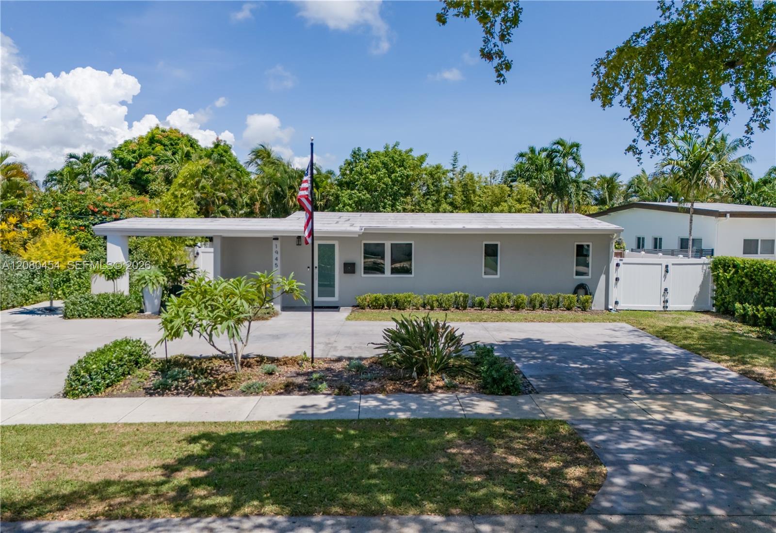 1945 S Hibiscus Drive Property Photo 1