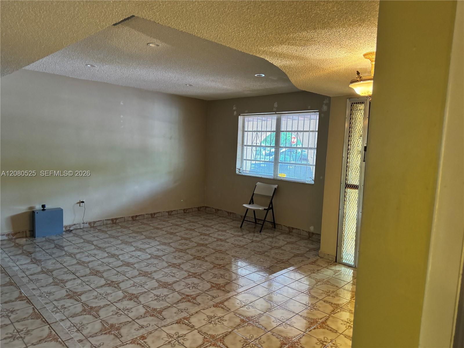 A12080525 Property Photo 1