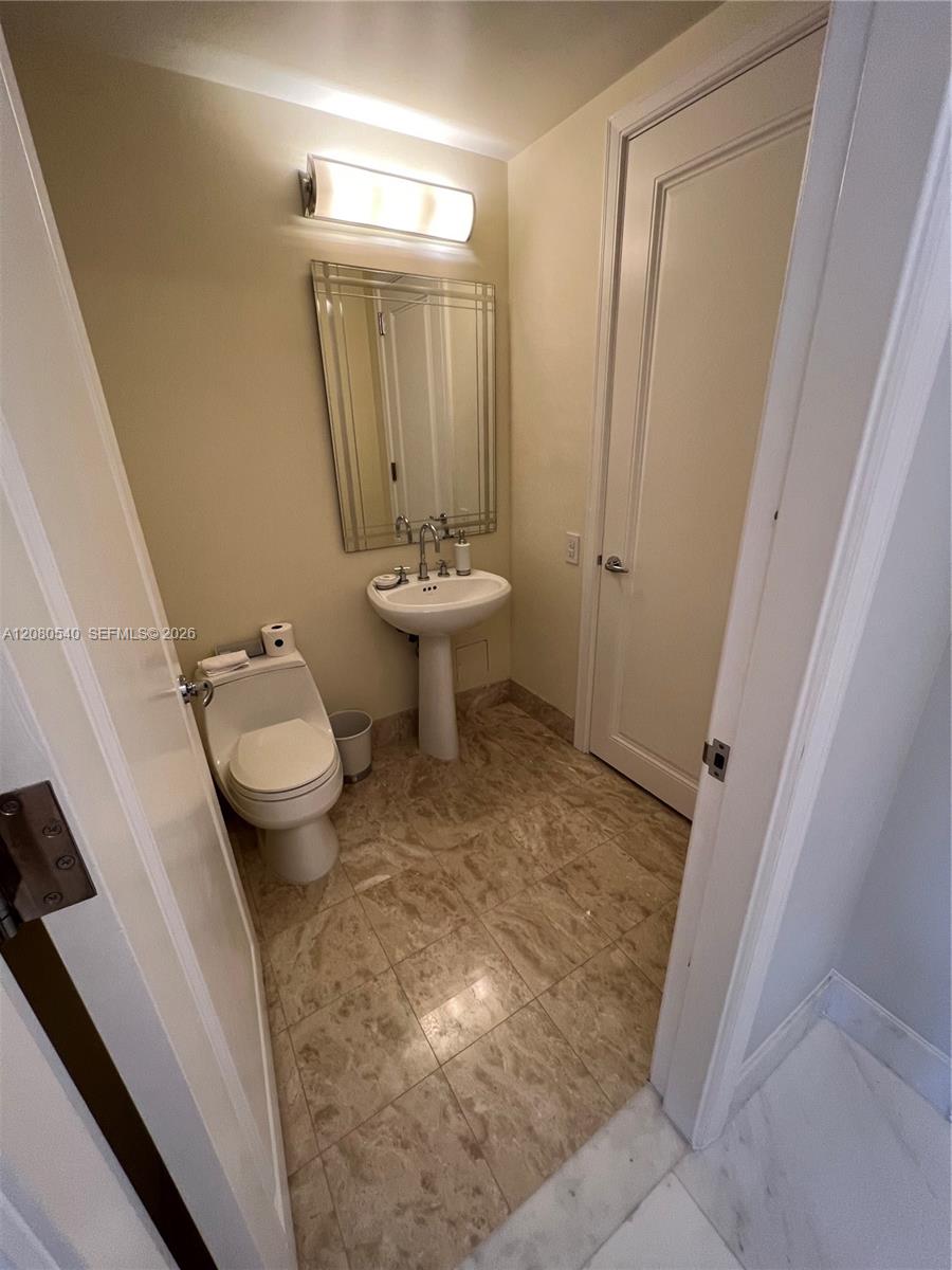 1435 Brickell Avenue 3307 Property Photo 9