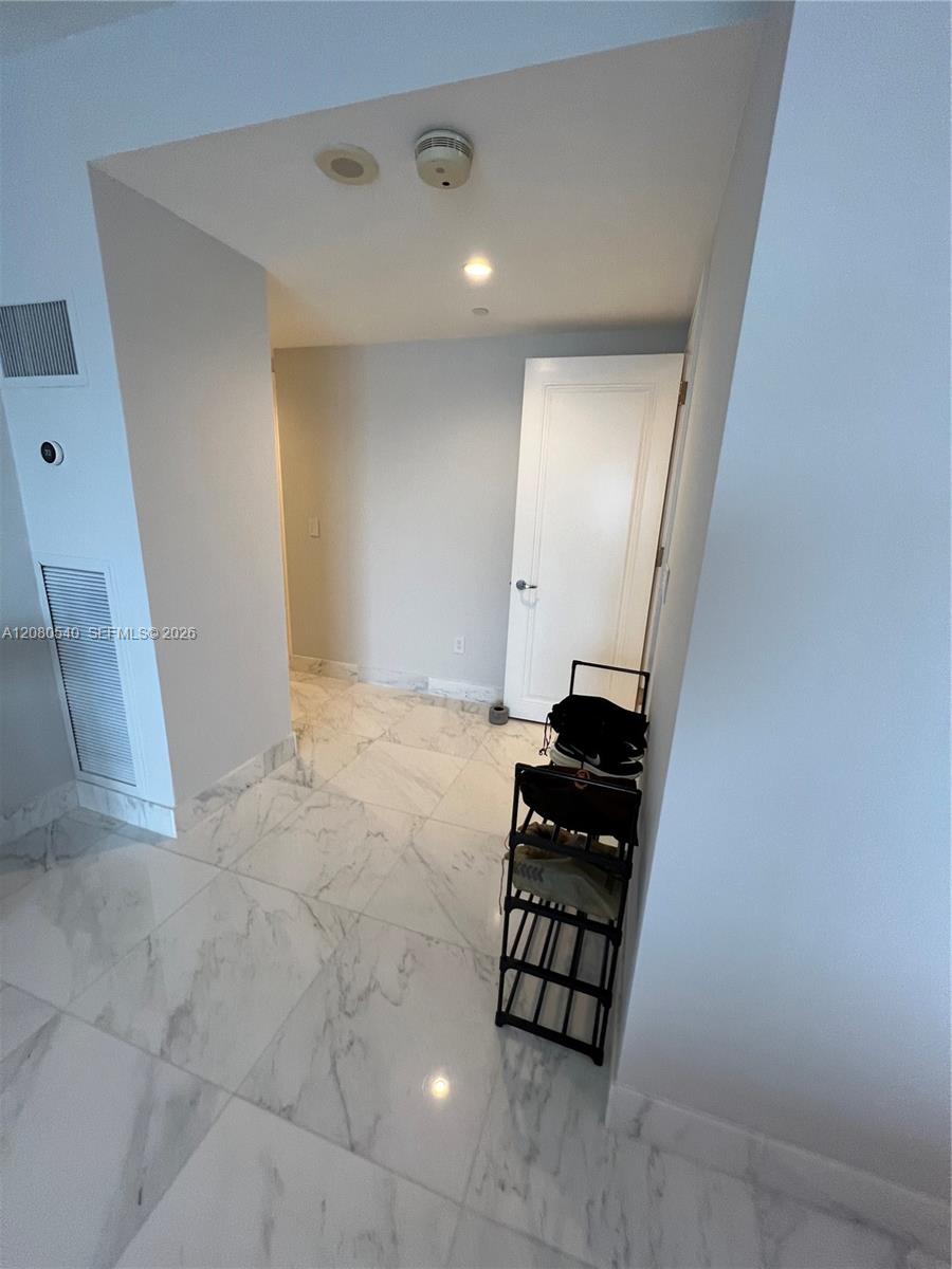 1435 Brickell Avenue 3307 Property Photo 21