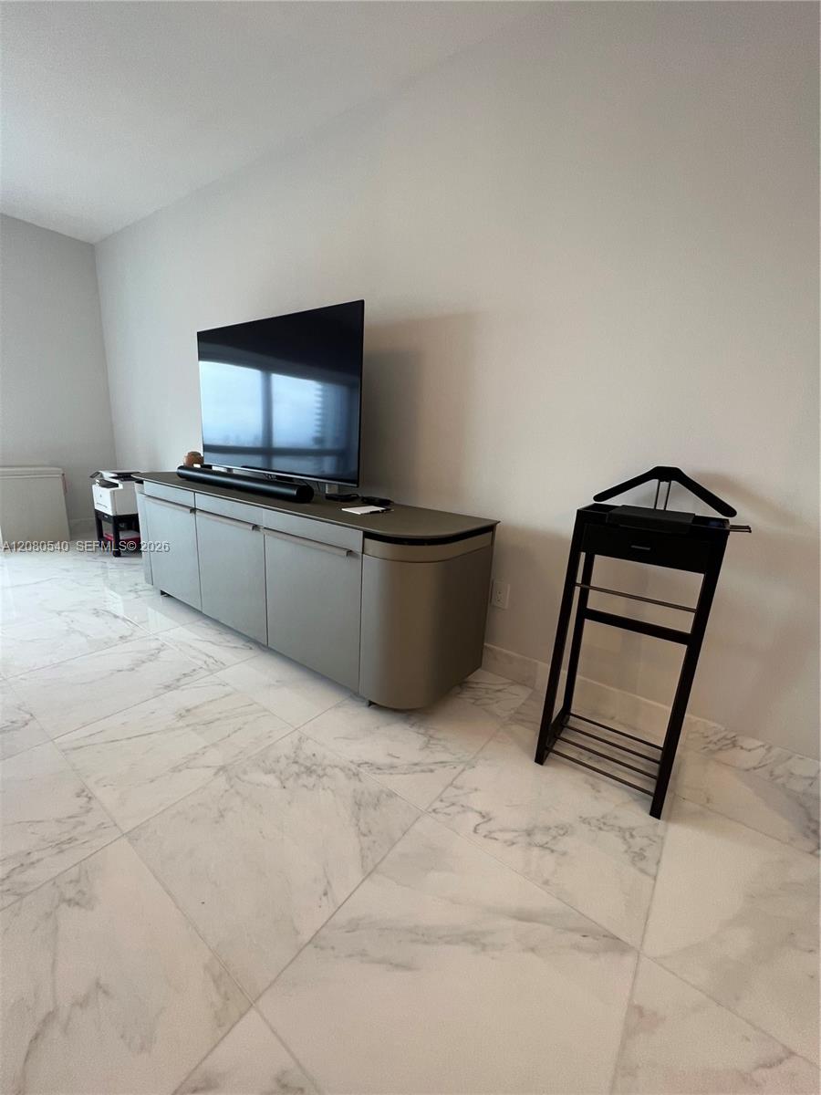 1435 Brickell Avenue 3307 Property Photo 35