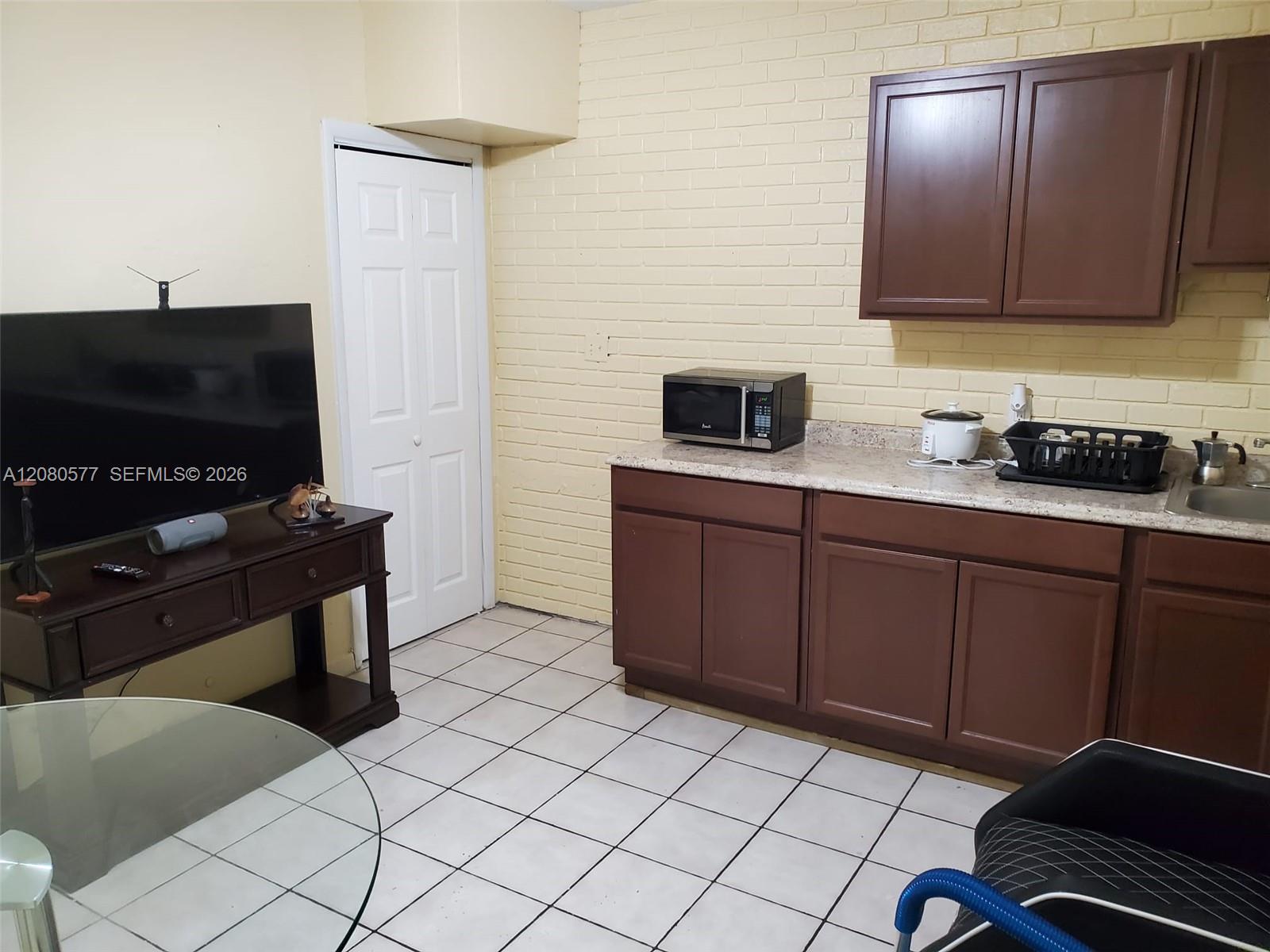 36 W 37th Street Property Photo 17