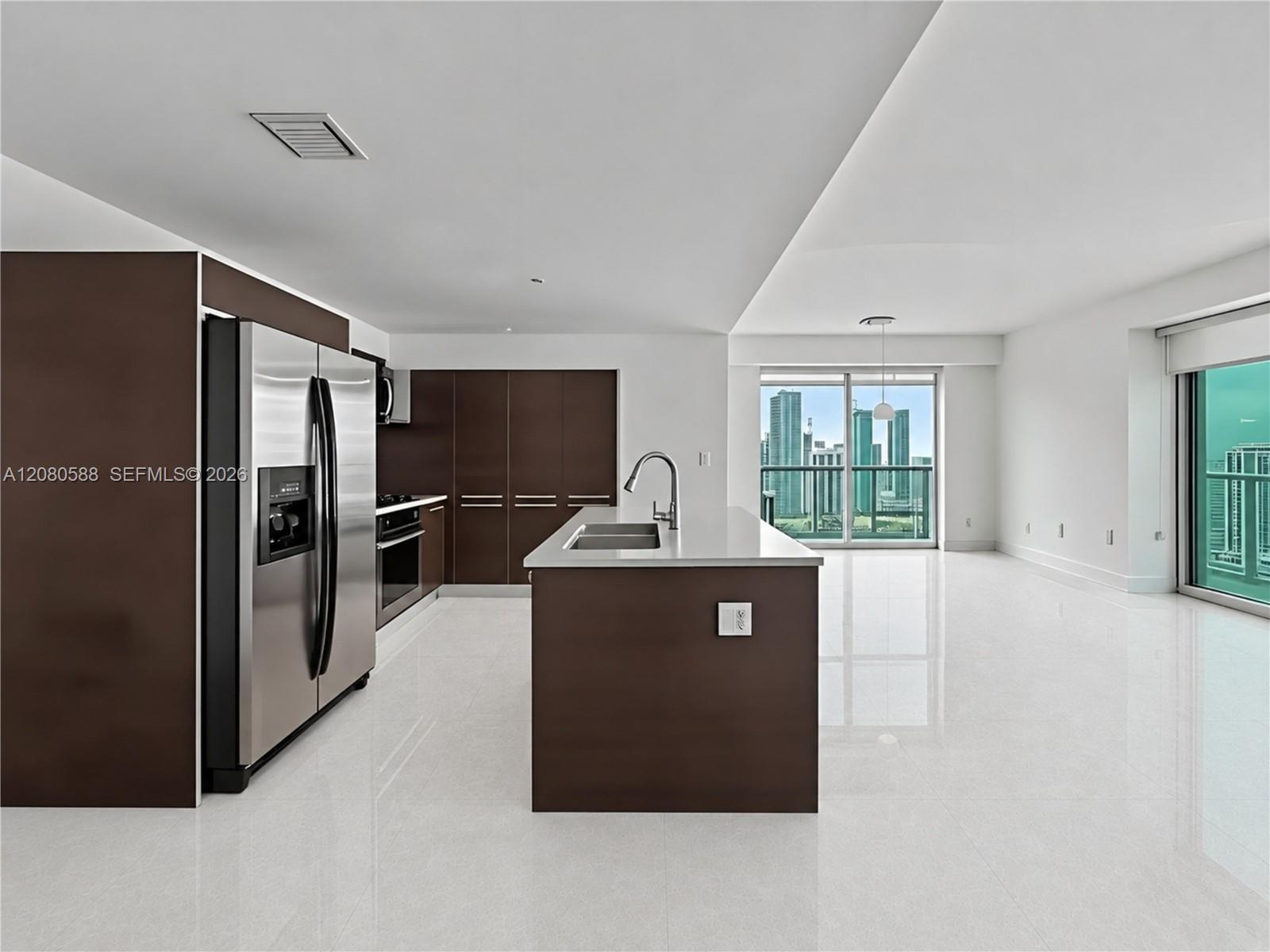 1900 N Bayshore Drive 3911 Property Photo 2