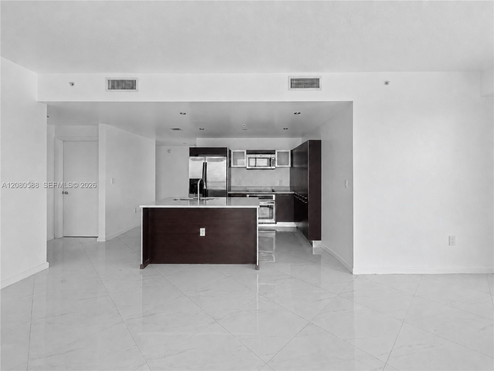 1900 N Bayshore Drive 3911 Property Photo 7