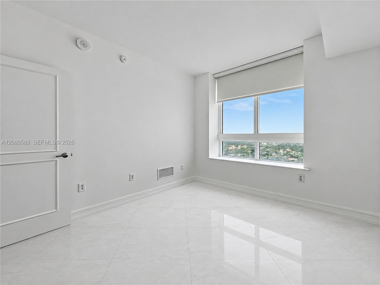 1900 N Bayshore Drive 3911 Property Photo 8