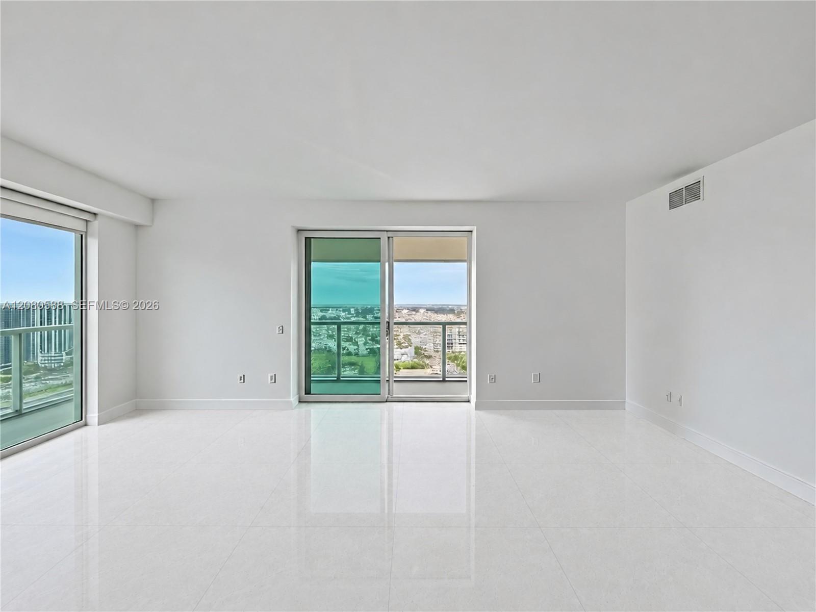 1900 N Bayshore Drive 3911 Property Photo 20