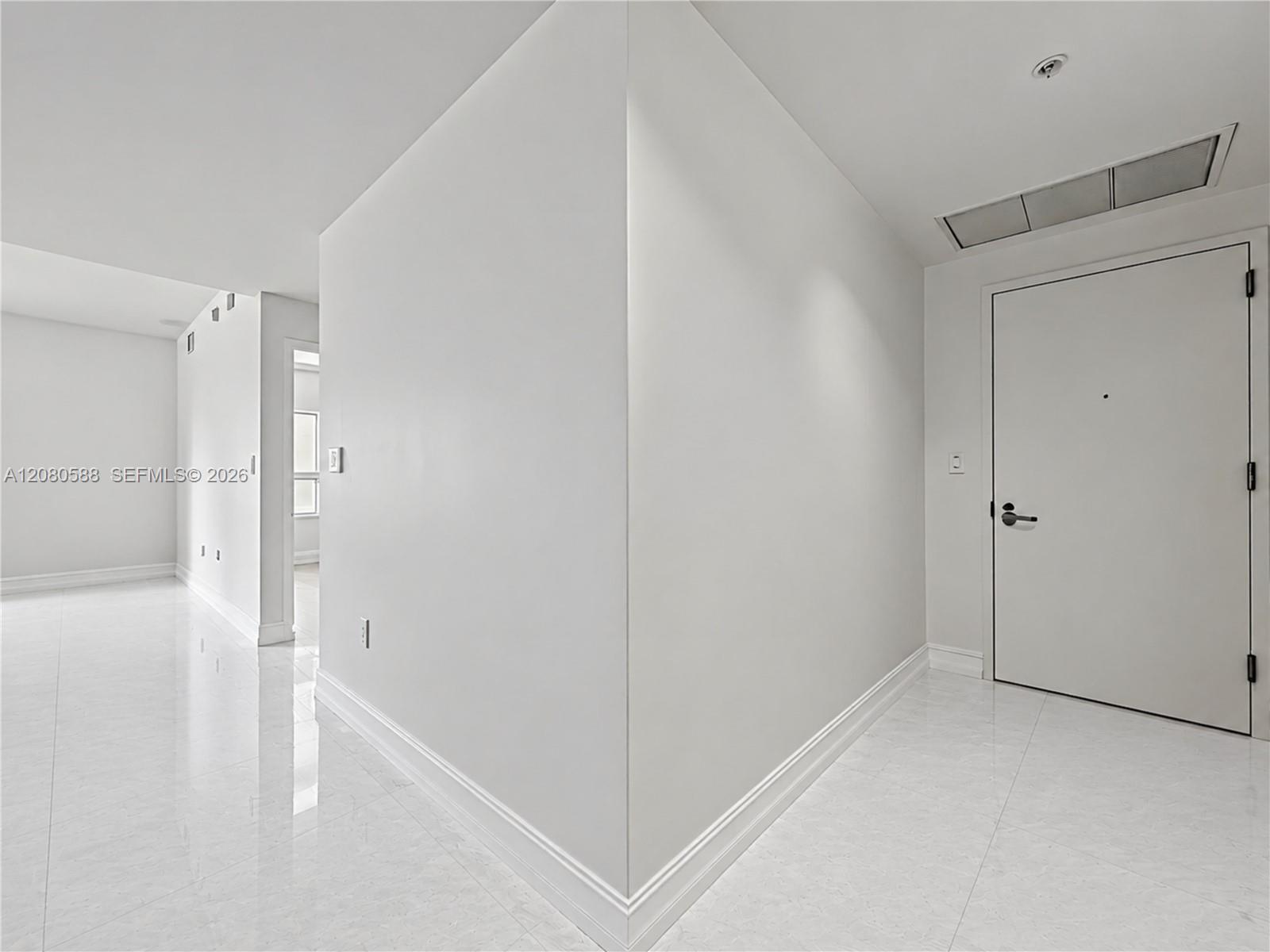 1900 N Bayshore Drive 3911 Property Photo 21