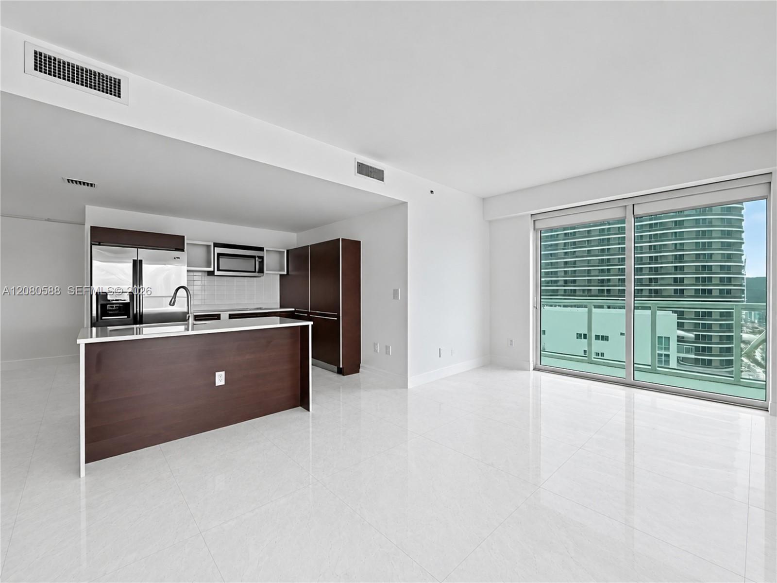 1900 N Bayshore Drive 3911 Property Photo 22