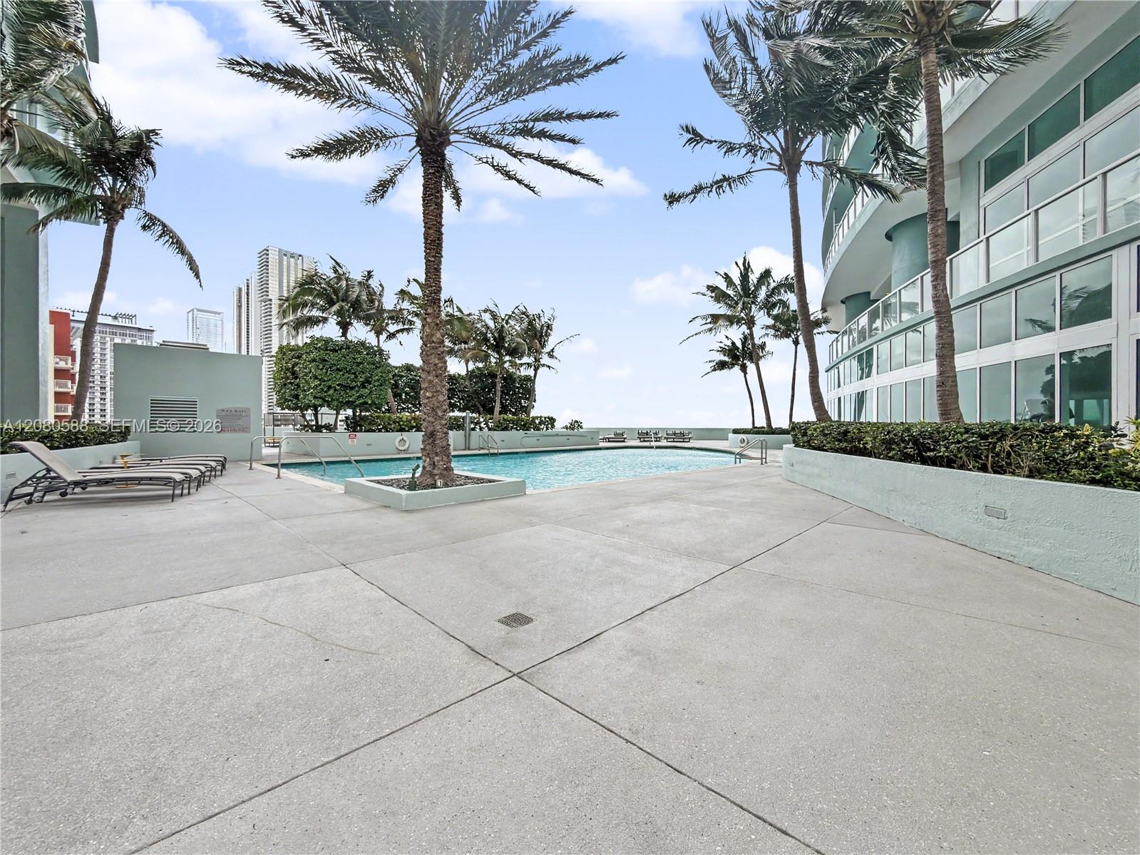 1900 N Bayshore Drive 3911 Property Photo 24