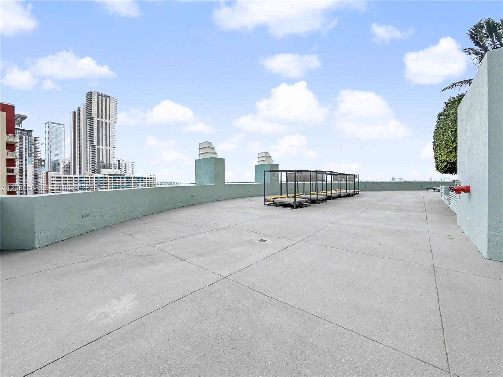 1900 N Bayshore Drive 3911 Property Photo 29