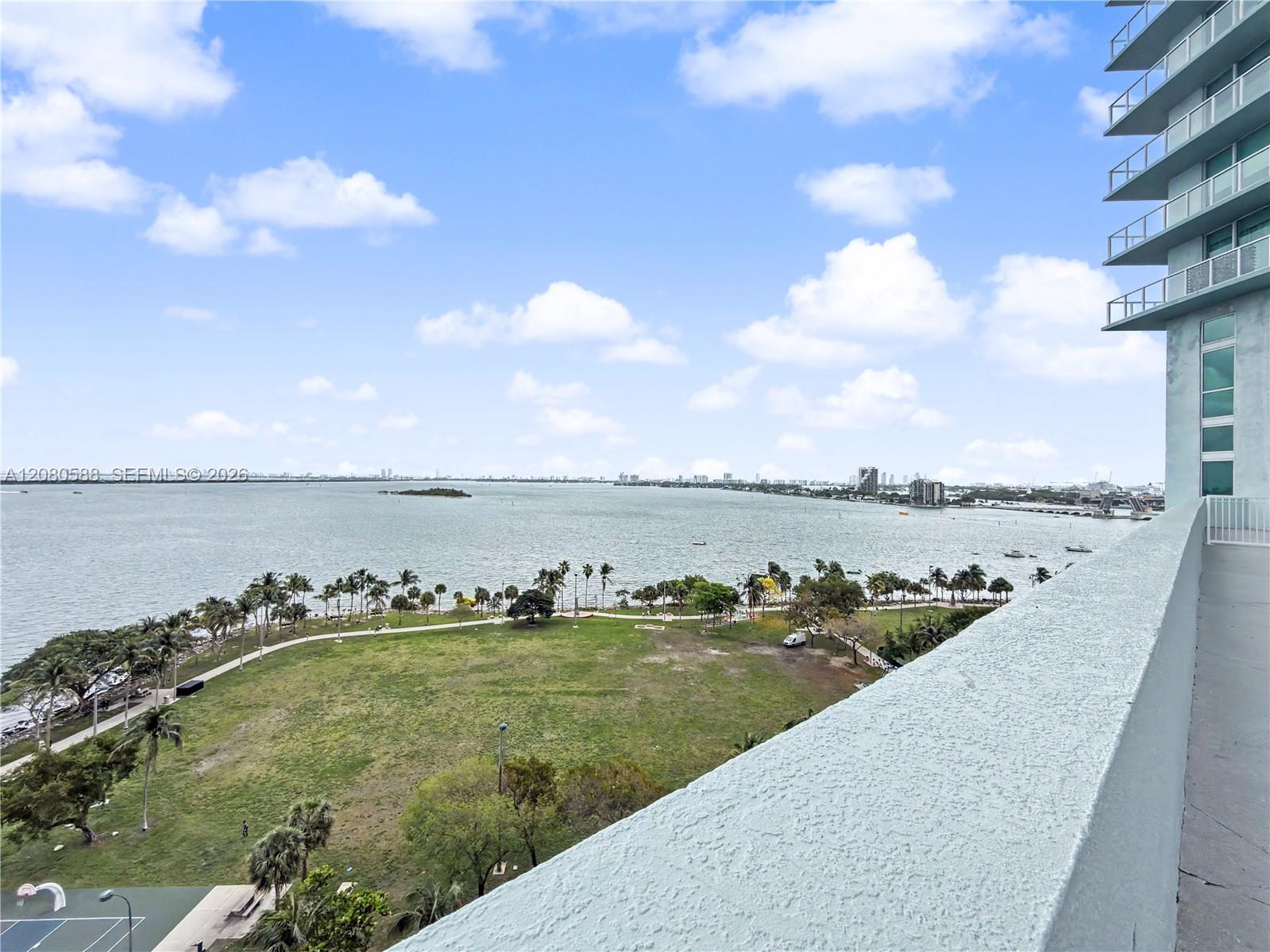 1900 N Bayshore Drive 3911 Property Photo 30