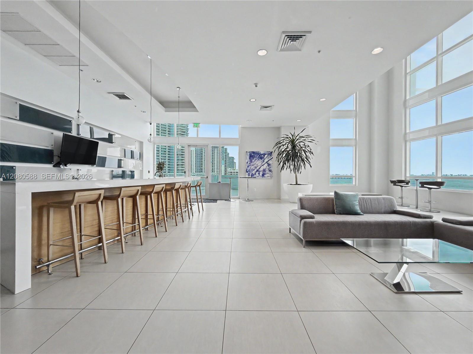 1900 N Bayshore Drive 3911 Property Photo 37
