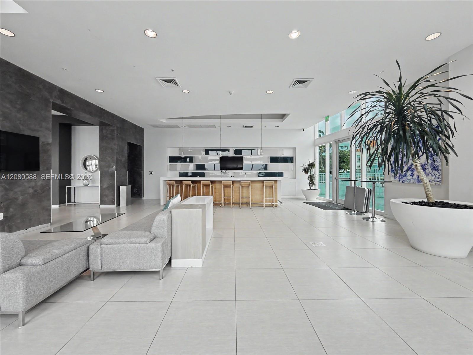 1900 N Bayshore Drive 3911 Property Photo 38