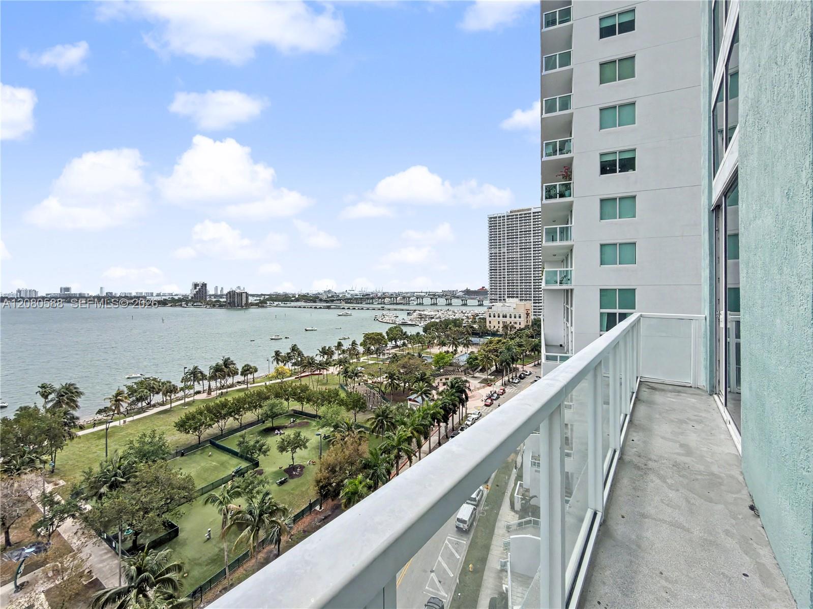 1900 N Bayshore Drive 3911 Property Photo 41