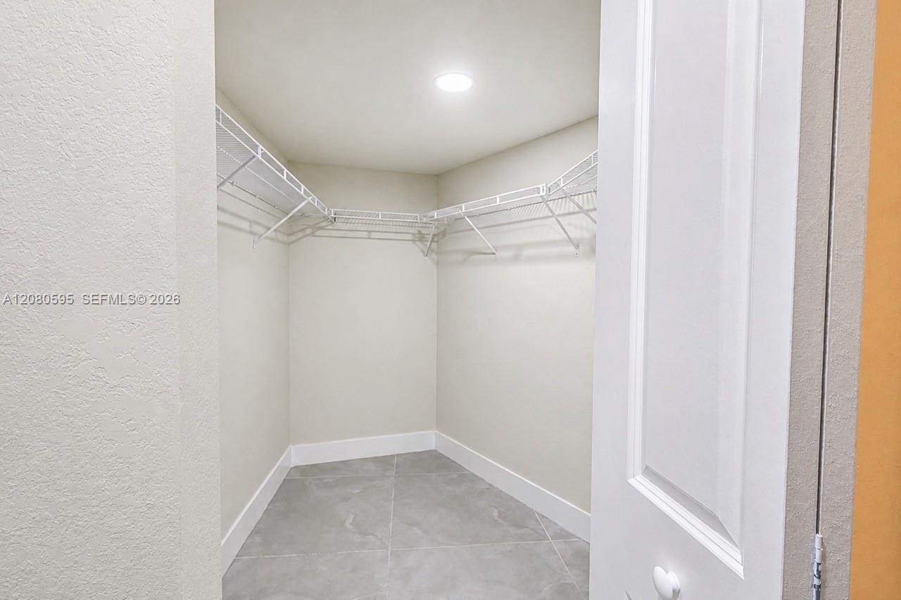 4205 N University Drive 206 Property Photo 8