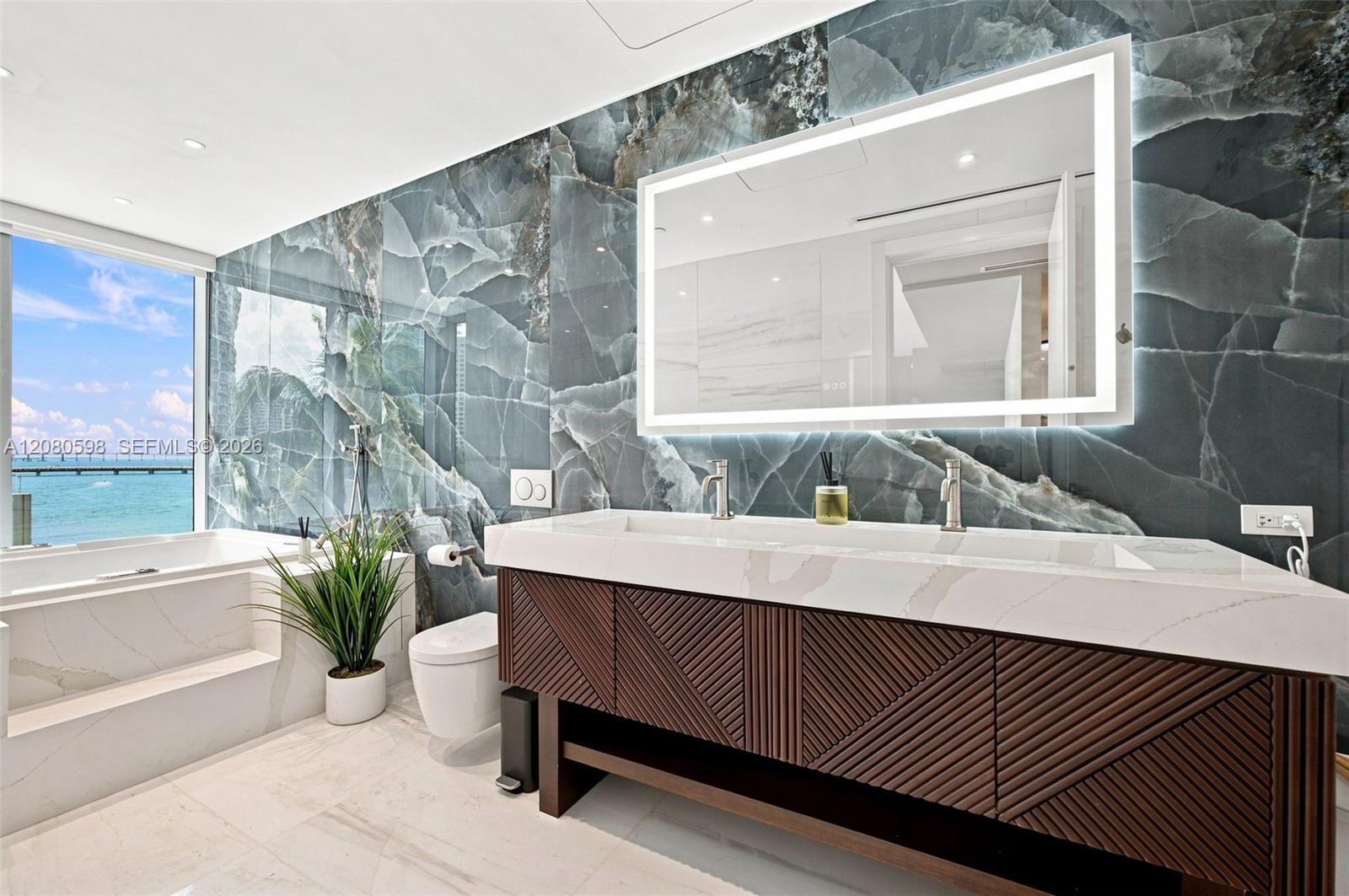 300 Biscayne Blvd Way 301 Property Photo 18