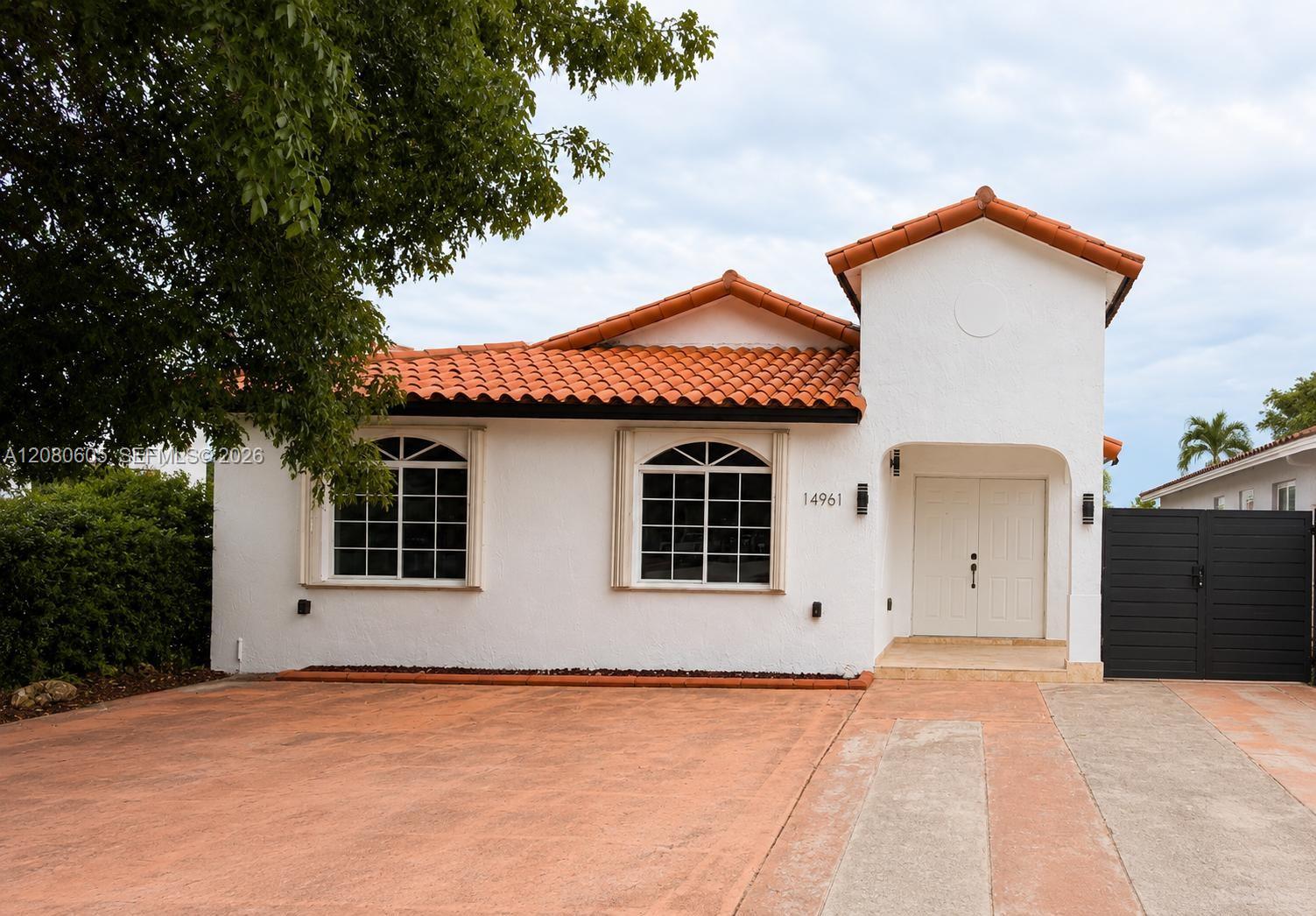 A12080605 Property Photo 1
